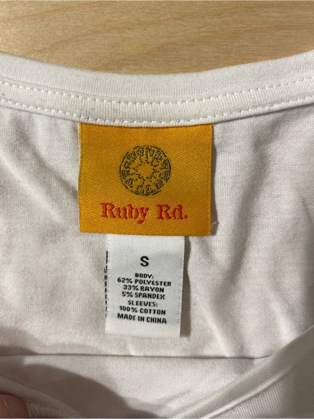 Ruby Rd. White Puff Sleeve Top with Navy Embroidery Small (RV) - Picture 6 of 9